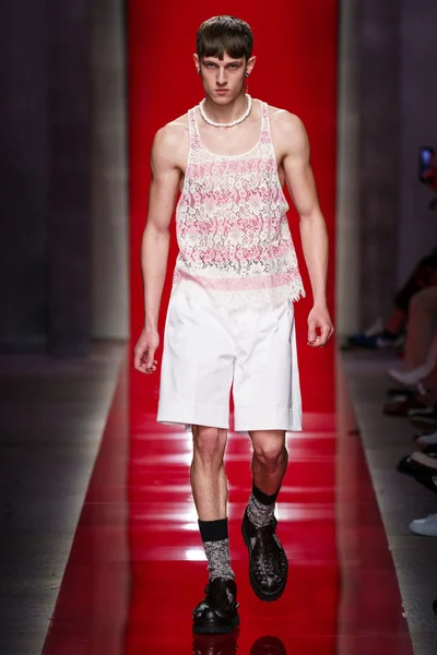 Look 4